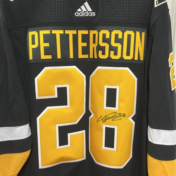 Men’s Marcus Pettersson Autographed Pittsburgh Penguins Black Alternate Jersey - Picture 3 of 6